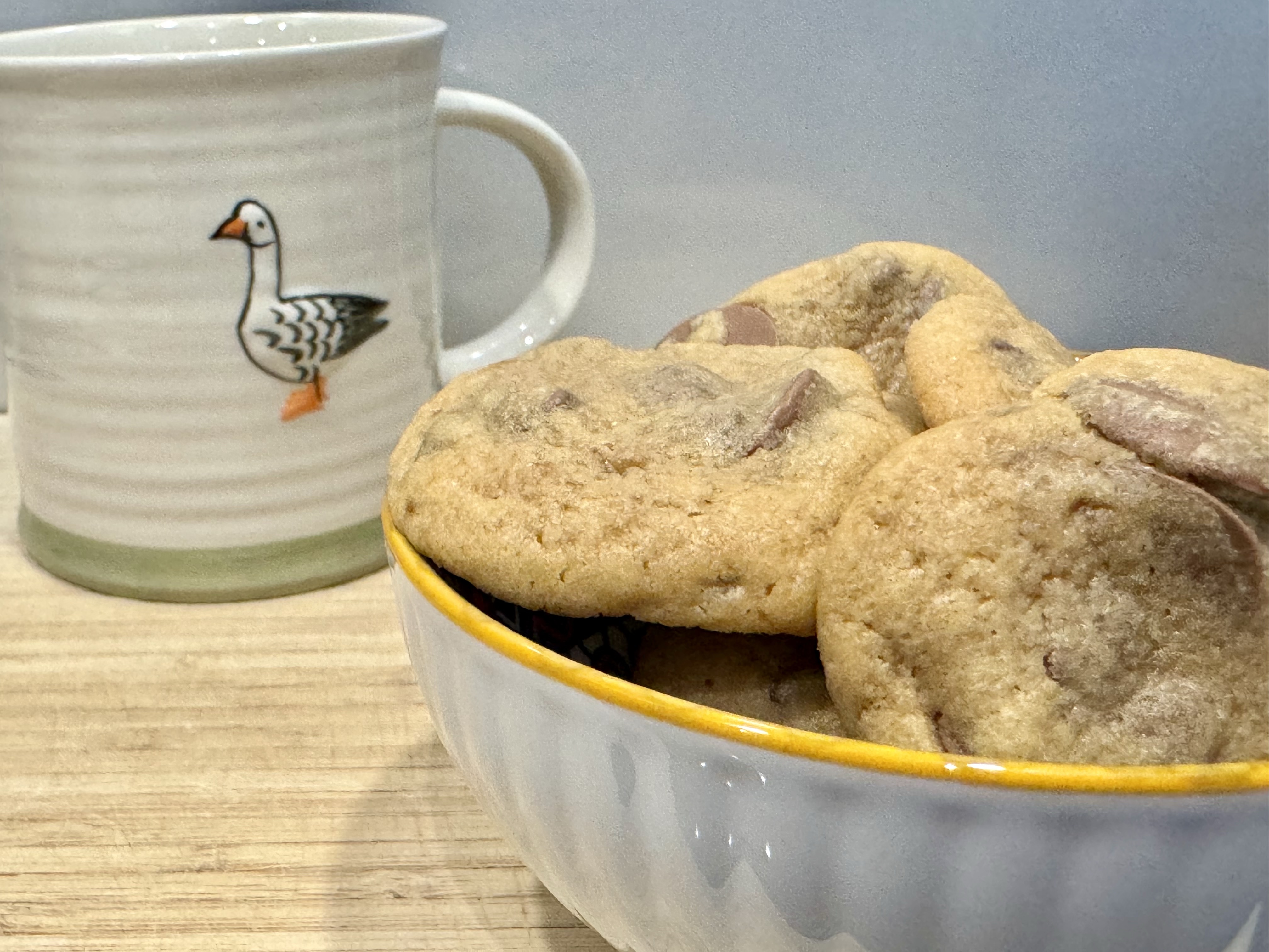 Gooey Chocolate Chip Cookies (Fake Ben Cookies)