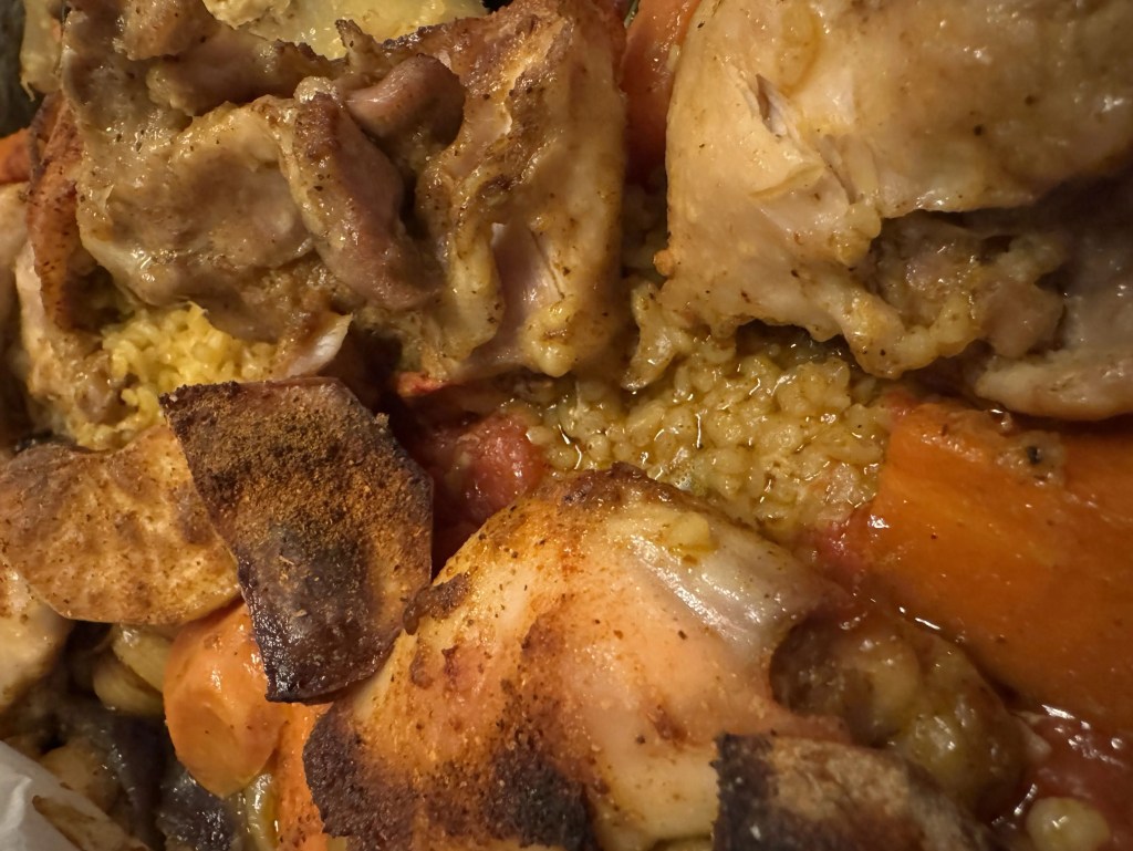 Chicken with vegetables, Bulgur and crispy potatoes One Pot&nbsp;Bake